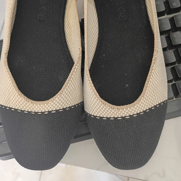 Stylish Black and Tan Women's Flats - Picture 2 of 5